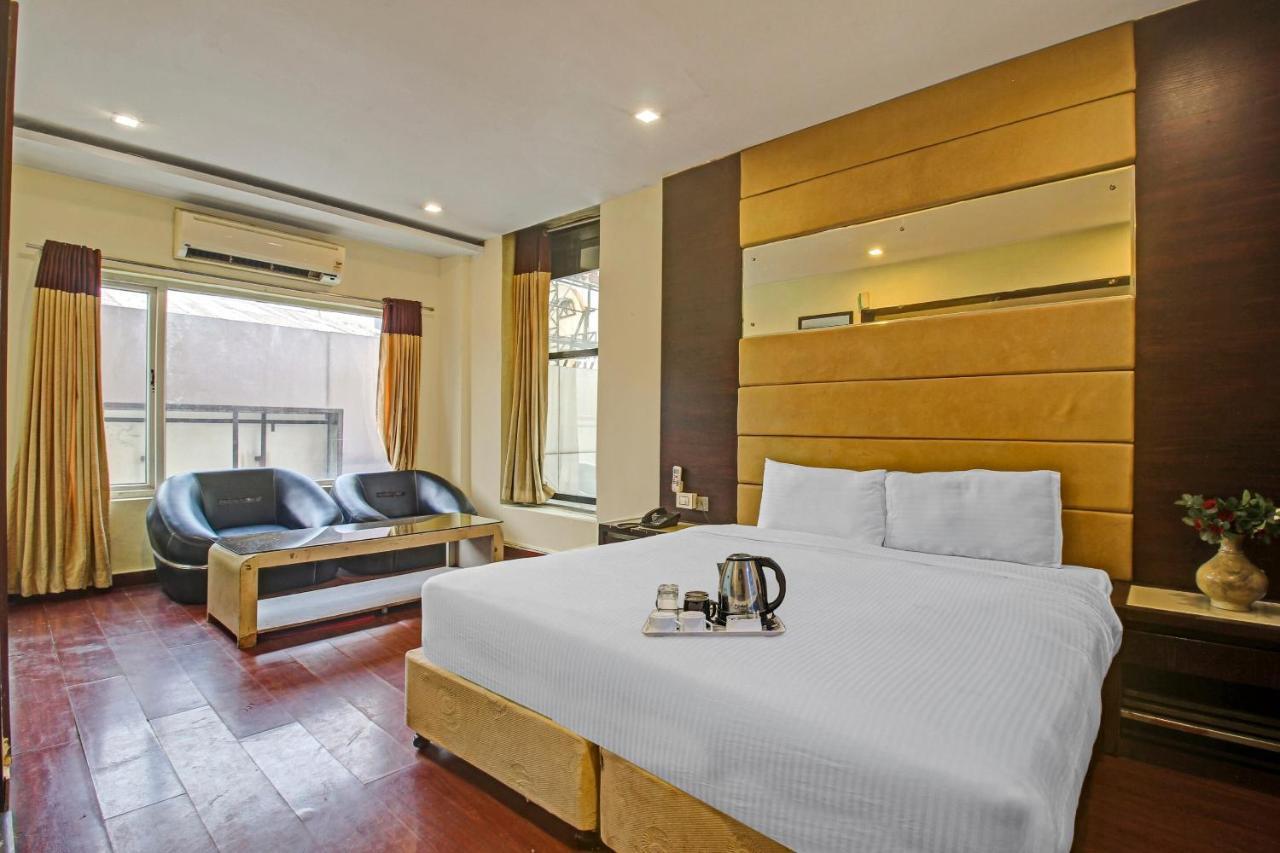 Oyo Townhouse 707 Grand Krishna Hotel Hyderabad Exterior foto